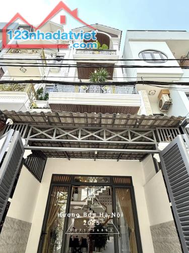 Cầu Giấy - nhà đẹp dân xây - full nội thất - 2 mặt thoáng - gần phố - 40m. Nhỉnh 8tỷ