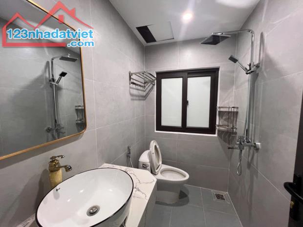 Cầu Giấy - nhà đẹp dân xây - full nội thất - 2 mặt thoáng - gần phố - 40m. Nhỉnh 8tỷ - 3
