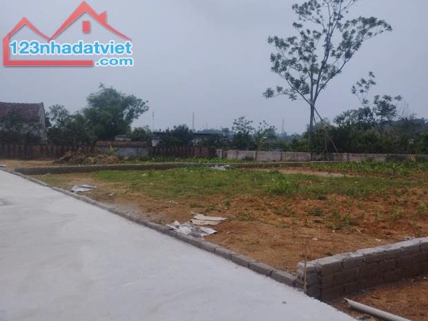 HOT !!! SỞ HỮU NGAY LÔ ĐẤT ĐẸP - GIÁ SIÊU ĐẦU TƯ - Vị Trí Đắc Địa Tại Thôn Thú Trung, Xã