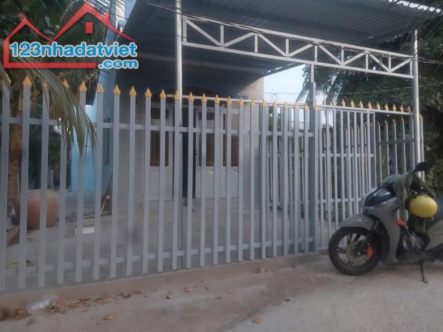 CHÍNH CHỦ CẦN BÁN NHÀ CẤP 4 TẠI XÃ TRUNG AN - TP. MỸ THO - TIỀN GIANG.