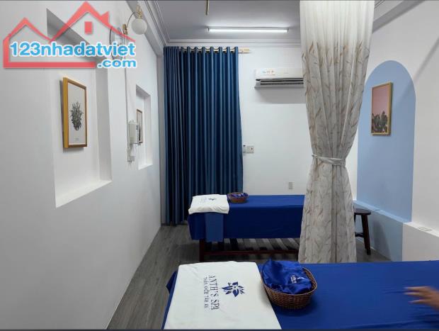 Bán nhà mặt đường Bạch Đằng , Phước Tiến , Nha Trang