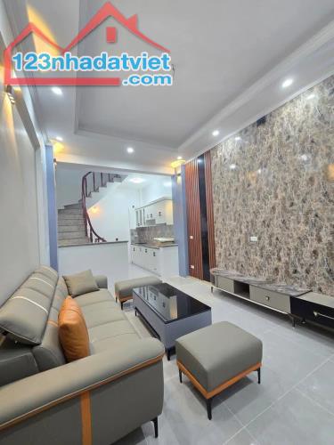 Nhà Đẹp Gần Đường Ô Tô, Vĩnh Hưng, Hoàng Mai 30m, 5 tầng, mt 3.5m, giá 6.5 tỷ. - 2