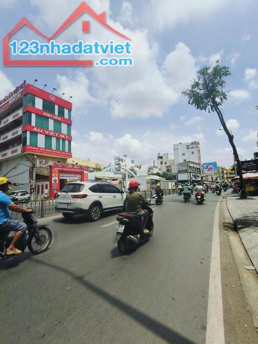 Bán gấp nhà đẹp ở ngay mặt tiền kinh doanh Hồ Thành Biên, xe hơi ngủ nhà, 72m2, 6T, SHR,