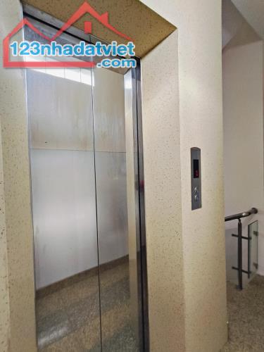 Bán gấp nhà đẹp ở ngay mặt tiền kinh doanh Hồ Thành Biên, xe hơi ngủ nhà, 72m2, 6T, SHR, - 1