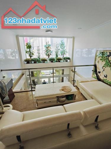 Bán gấp nhà đẹp ở ngay mặt tiền kinh doanh Hồ Thành Biên, xe hơi ngủ nhà, 72m2, 6T, SHR, - 3