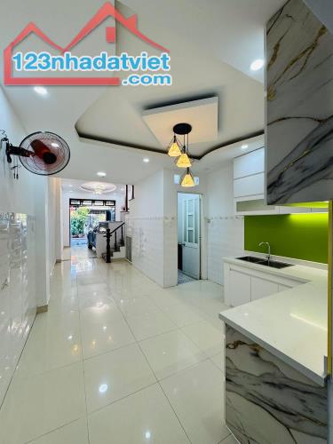 Bán nhà hẻm 2 oto đường Trương Phước Phan, Bình Trị Đông, Bình Tân. Giá 2,45 tỷ