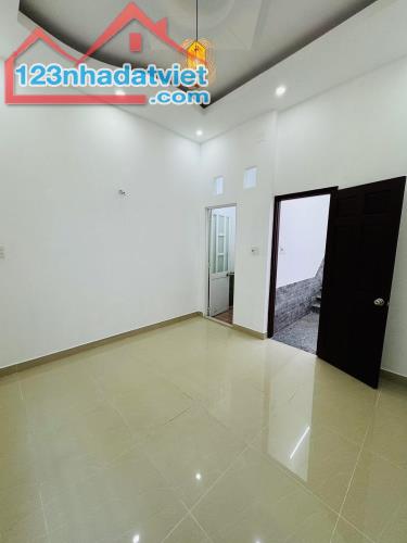 Bán nhà hẻm 2 oto đường Trương Phước Phan, Bình Trị Đông, Bình Tân. Giá 2,45 tỷ - 1