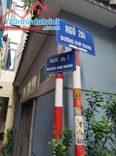 CỰC RẺ - BÁN NHÀ RIÊNG TẠI ĐƯỜNG KIM GIANG 6.2 TỶ 31M 5 TẦNG FULL NỘI THẤT Ở NGAY