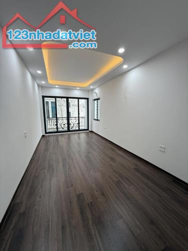 CỰC RẺ - BÁN NHÀ RIÊNG TẠI ĐƯỜNG KIM GIANG 6.2 TỶ 31M 5 TẦNG FULL NỘI THẤT Ở NGAY - 1