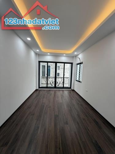 CỰC RẺ - BÁN NHÀ RIÊNG TẠI ĐƯỜNG KIM GIANG 6.2 TỶ 31M 5 TẦNG FULL NỘI THẤT Ở NGAY - 2