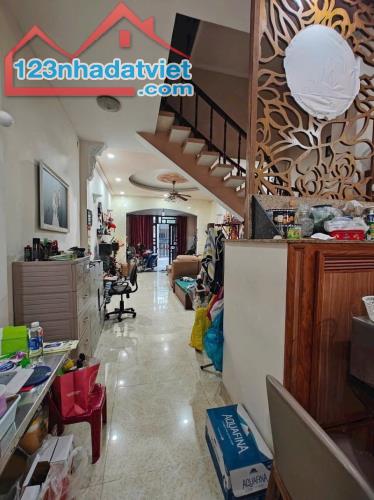 Bán nhà mặt phố Q.9, 77m², 7.4 tỷ, 3PN, sổ hồng - 2