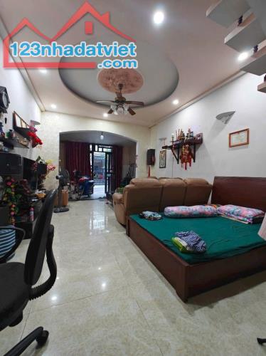 Bán nhà mặt phố Q.9, 77m², 7.4 tỷ, 3PN, sổ hồng - 3