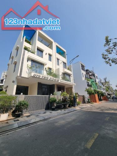 LÔ GÓC 2 MT CUỐI CÙNG TRONG KHU BIỆT THỰ - SAU LƯNG GIGAMALL THỦ ĐỨC - ( 10 X 15M ) - 1