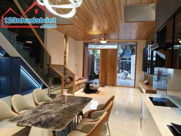 💥 Nhà Đẹp 3 Tầng Full Nội Thất Hiện Đại – Đường Phú Thạnh 10, Gần Biển Nguyễn Tất Thành,