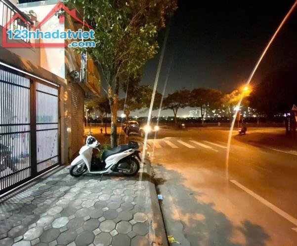💥💥💥NHÀ CỰC THOÁNG, GẦN HỒ TÂY THƠ MỘNG - DOANH THU ỔN ĐỊNH, 56m x 5 TẦNG, HƠN 10 T