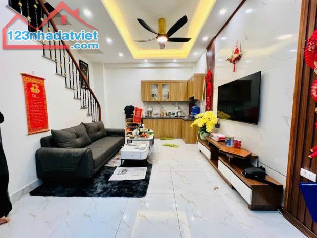 BÁN NHÀ PHỐ THANH NHÀN-HAI BÀ TRƯNG -KINH DOANH -DT 30M2 4 TẦNG MT 4.5M GIÁ CHỈ 5,95 TỶ - 1