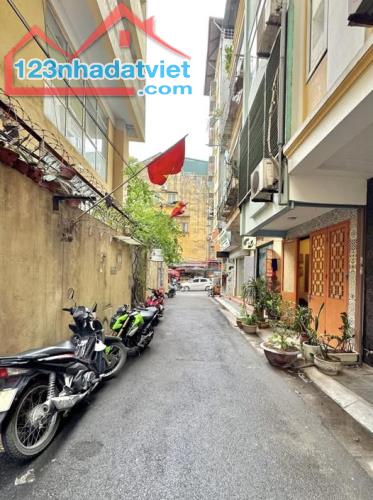Nhà đẹp tại Trần Quốc Hoàn 40m2 giá hơn 7 đồng