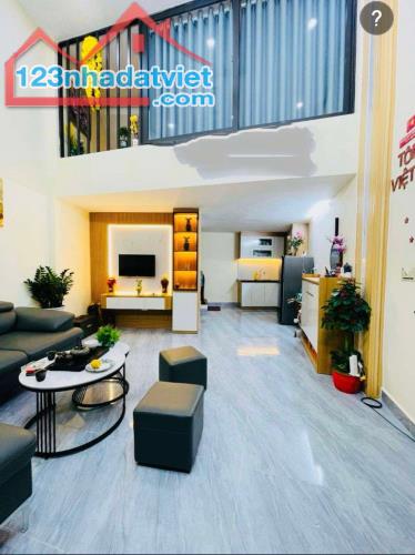 Bán nhà Trương Định - full nội thât , đủ tiện ích an sinh tốt , dt 35M giá 3.35 tỷ