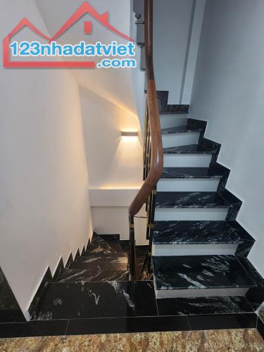 Nhà 6 tầng Thang Máy, Oto morning, ngọc hồi, hoàng liệt- hoàng mai-💰 Chỉ 8.2 tỷ - 2