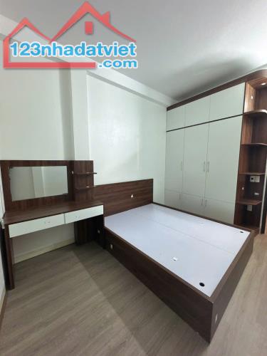 DÂN XÂY HIẾM -BÁN GẤP NHÀ PHỐ TRẠM 40M- Ô TÔ - FULL NỘI THẤT 6.X TỶ - 1