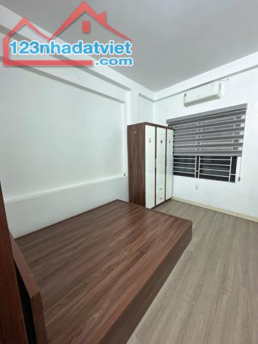 DÂN XÂY HIẾM -BÁN GẤP NHÀ PHỐ TRẠM 40M- Ô TÔ - FULL NỘI THẤT 6.X TỶ - 2