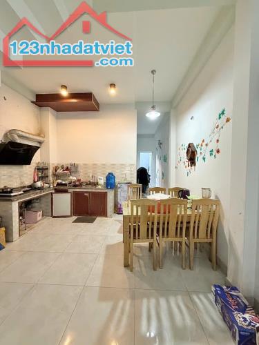🌺NHÀ MẶT TIỀN 3 TẦNG đường THẠNH LỘC 15, phường THẠNH LỘC,Q12,dt 160m2(4mx40m)💵6tỷ ✍️NHÀ - 3
