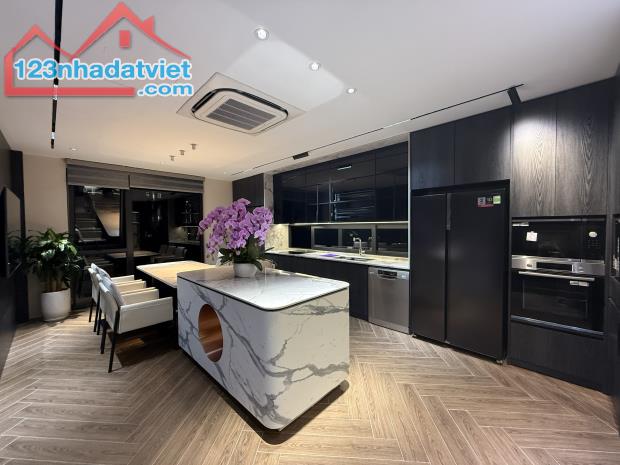 Siêu phẩm chân dài 2 mặt thoáng đường ô tô vào nhà ngõ Phố Bồ Đề DT 42m2 . Giá 14.8 tỷ - 1