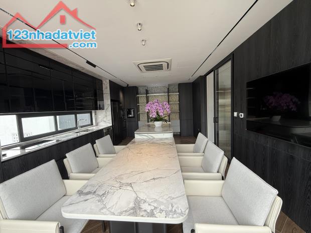 Siêu phẩm chân dài 2 mặt thoáng đường ô tô vào nhà ngõ Phố Bồ Đề DT 42m2 . Giá 14.8 tỷ - 2