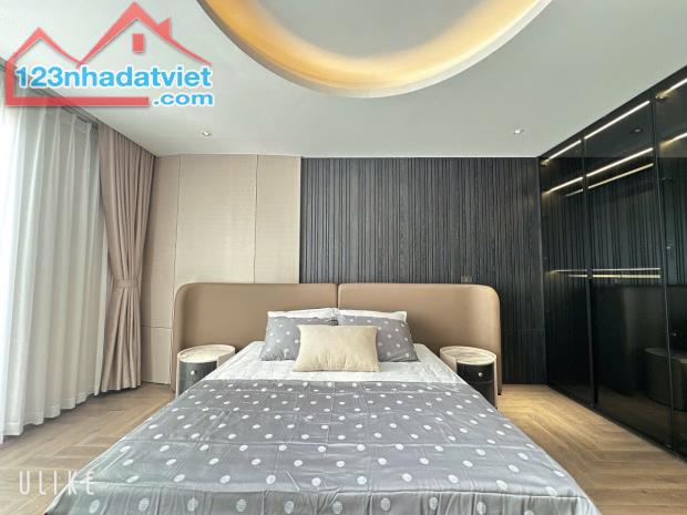 Siêu phẩm chân dài 2 mặt thoáng đường ô tô vào nhà ngõ Phố Bồ Đề DT 42m2 . Giá 14.8 tỷ - 4