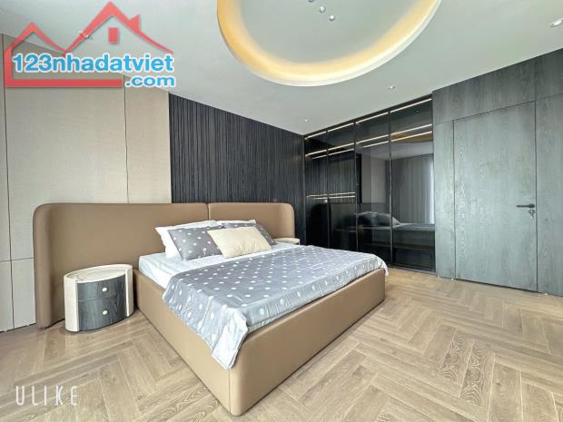 Siêu phẩm chân dài 2 mặt thoáng đường ô tô vào nhà ngõ Phố Bồ Đề DT 42m2 . Giá 14.8 tỷ - 5