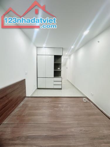 Bán nhà ngõ Đê Tô Hoàng – 4 tầng đẹp – Ngõ thoáng – Gần Đại Cồ Việt – Giá chỉ 5.05 tỷ - 2
