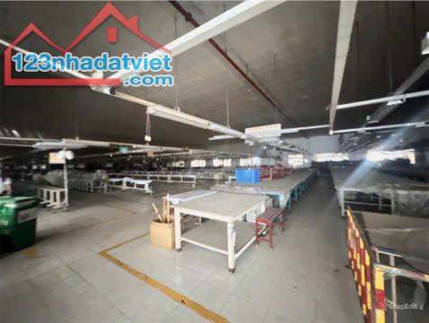 Cho thuê nhà xưởng 1ha góc 2 mặt tiền Khu Công Nghiệp Bình Dương, giá thuê 900tr/tháng. - 2