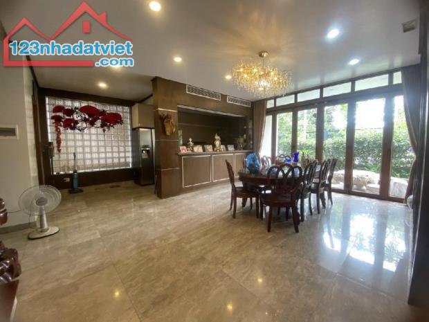 biệt thự sân vườn Nguyễn Sơn-Gia Thuỵ, 215m x4tầng, mặt tiền 12m, ôtô tránh, ôtô vào nhà - 2