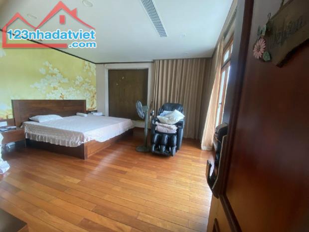 biệt thự sân vườn Nguyễn Sơn-Gia Thuỵ, 215m x4tầng, mặt tiền 12m, ôtô tránh, ôtô vào nhà - 4