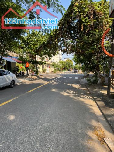 + Nhà 2 tầng đường Sơn thuỷ, khu bãi tắm Sơn Thuỷ gần các  khu phức hợp nghỉ dưỡng như