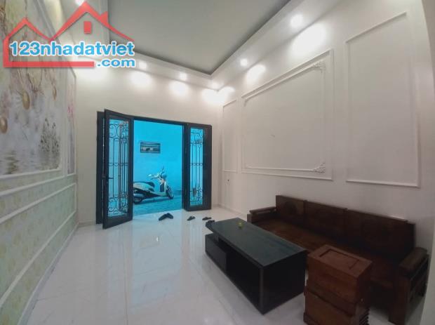 Bán nhà Thiên Lôi, Vĩnh Niệm, Lê Chân, Hải Phòng. 3,5 tầng, 48,8m2, 2,75 tỷ. Ngang 3,85m,