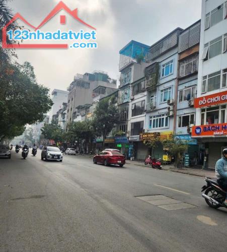 NHÀ ĐẸP  Hai Bà Trưng con phố đẹp nhiều người mê