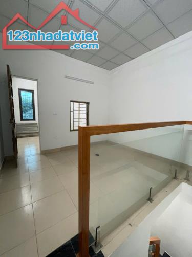 Bán nhà 2 tầng gần QT Lam Sơn MT 4m ngõ ô tô 2.2x tỷ còn mới - 3