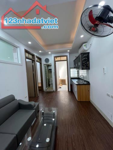 Bán chung cư phố Giáp Nhất, Thanh Xuân, 50m2, nhà đẹp full nội thất, ban công thoáng