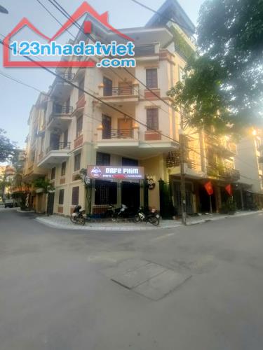 BÁN NHÀ PHÂN LÔ HOÀNG QUỐC VIỆT, LÔ GÓC, VỈA HÈ ÔTÔ TRÁNH, VIEW THOÁNG, 66M2 CHỈ 26 TỶ 800