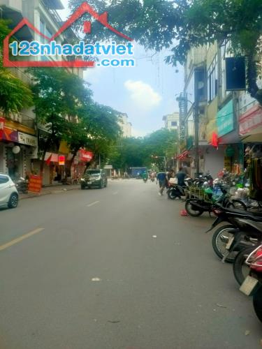 BÁN NHÀ PHÂN LÔ HOÀNG QUỐC VIỆT, LÔ GÓC, VỈA HÈ ÔTÔ TRÁNH, VIEW THOÁNG, 66M2 CHỈ 26 TỶ 800 - 2