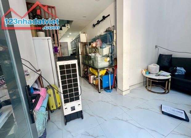 P5 Phú Nhuận–Nhà 4 Tầng-Mặt tiền 4m–Hẻm ba gác–Hoàn công đủ– 4.4 tỷ - 2