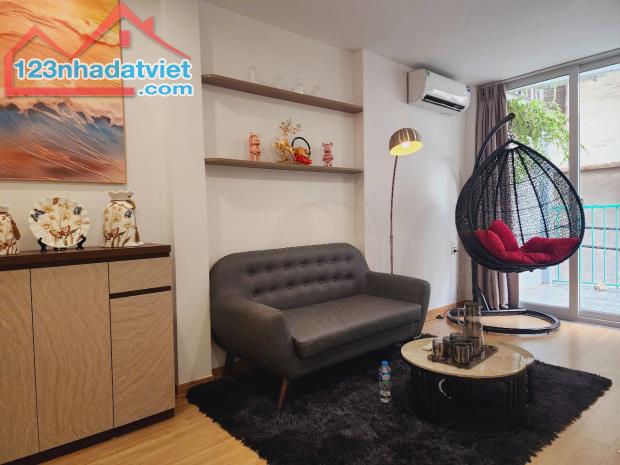 Bán nhà dân xây Trương Định, 5T, MT 9m, 5,7 tỷ, Lh: 0984417892. - 2