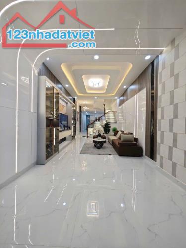 CHỈ NHỈNH 6 TỶ- NHÀ 2 TẦNG 73M2, XE HƠI NGỦ TRONG NHÀ-TRUNG TÂM QUẬN12-GẦN METRO.
