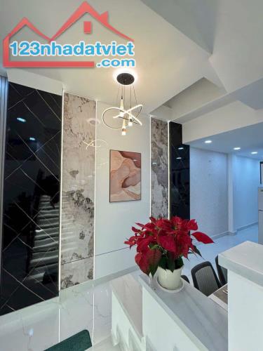 CHỈ NHỈNH 6 TỶ- NHÀ 2 TẦNG 73M2, XE HƠI NGỦ TRONG NHÀ-TRUNG TÂM QUẬN12-GẦN METRO. - 2