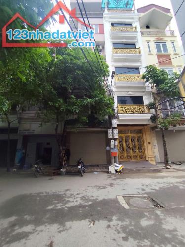 CHO THUÊ NHÀ 6 TẦNG CHIẾN THẮNG GIÁ 14 TRIỆU
