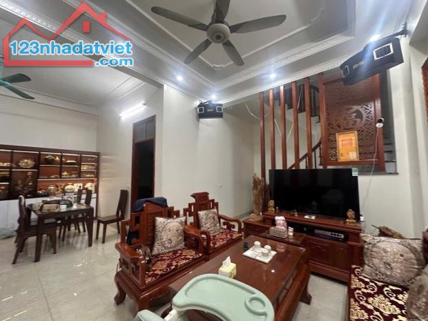 BÁN NHÀ 2.65 TỶ 3 TẦNG 71M2 ( HƯỚNG BẮC ) NGÕ KHU BÃI VƯỢT