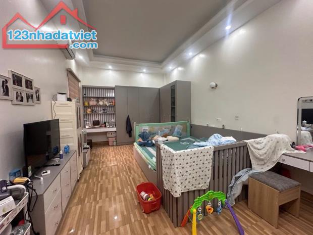 BÁN NHÀ 2.65 TỶ 3 TẦNG 71M2 ( HƯỚNG BẮC ) NGÕ KHU BÃI VƯỢT - 3