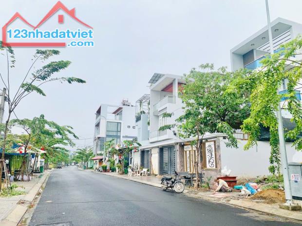 Bán Lô Đất (Ngang 8,6M x 9,7M) Mặt Tiền đối diện Trường Tiểu Học Tân Tiến, gần VinCom BH - 1