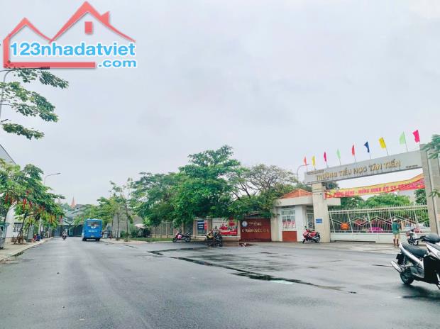 Bán Lô Đất (Ngang 8,6M x 9,7M) Mặt Tiền đối diện Trường Tiểu Học Tân Tiến, gần VinCom BH - 2